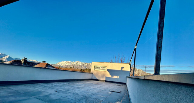 Tolle 5-Zimmer-Wohnung 120 m² mit Dachterrasse und 2 Carports 