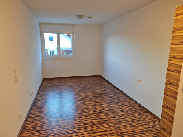 Grosse 2 Zimmerwohnung