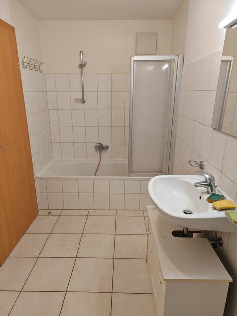 Grosse 2 Zimmerwohnung