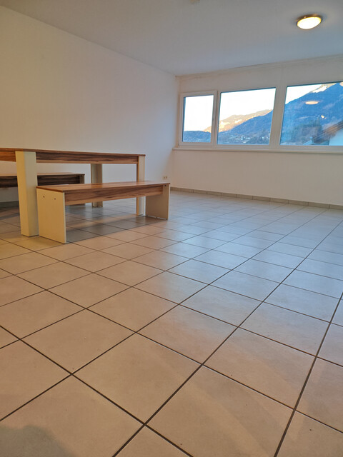 Grosse 2 Zimmerwohnung