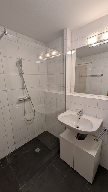 2-Zimmer-Wohnung mit Wintergarten und Tiefgaragenplatz in ruhiger Lage