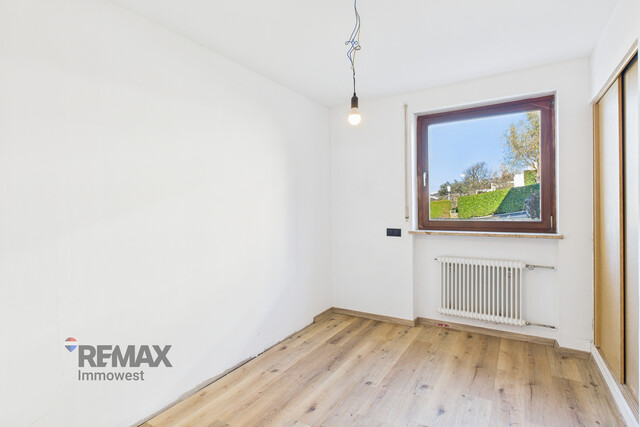 Panoramablick inklusive – Zweifamilienhaus mit Potenzial für Ihre Ideen