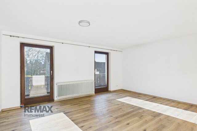 Panoramablick inklusive – Zweifamilienhaus mit Potenzial für Ihre Ideen