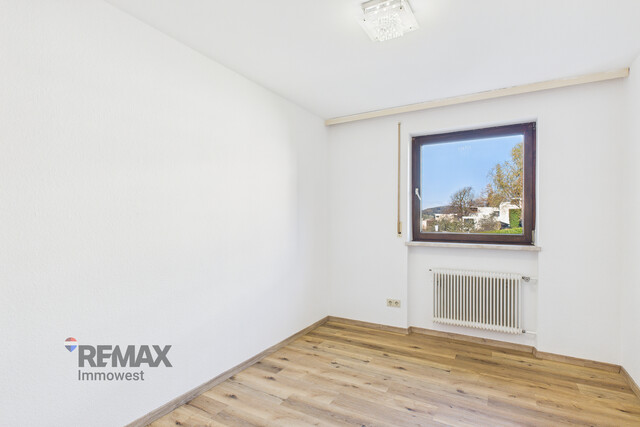 Panoramablick inklusive – Zweifamilienhaus mit Potenzial für Ihre Ideen