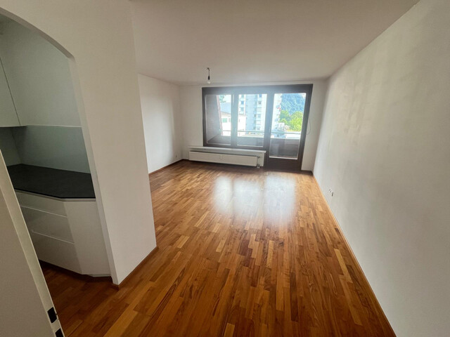 56m2, 2-Zimmer-Wohlfühlwohnung, provisionsfrei, renoviert für Single oder Paar, Balkonblick zur Karrenseilbahn...