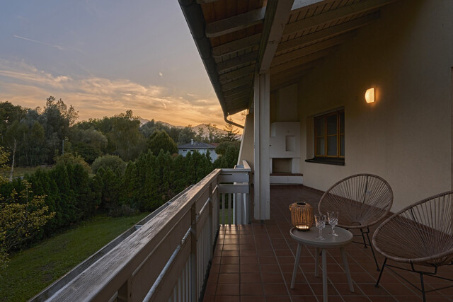 Kaminfeuer & Panoramablick: das Ried von der Terrasse aus genießen