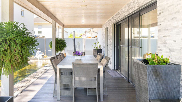 Meiningen | Stilvoller Bungalow mit Holzpool in ruhiger Lage