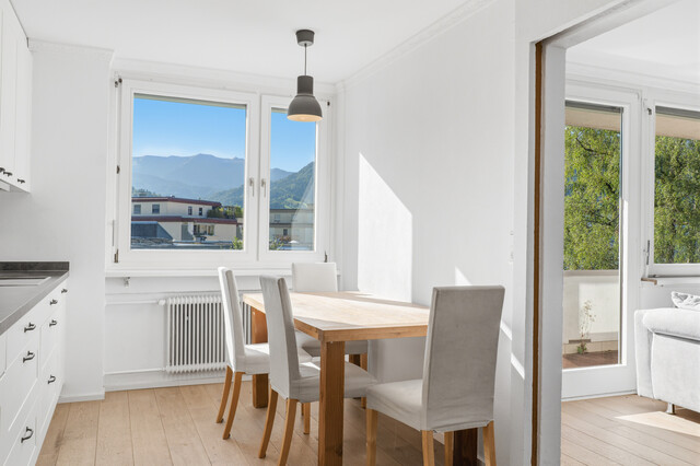 Lichtdurchflutete 3-Zimmer-Wohnung mit Balkon und schöner Aussicht
