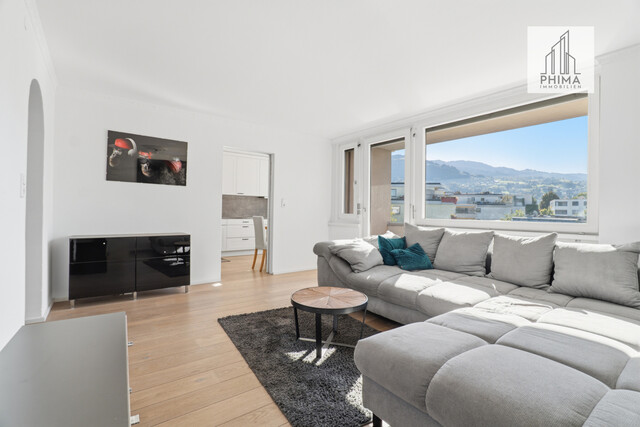 Lichtdurchflutete 3-Zimmer-Wohnung mit Balkon und schöner Aussicht