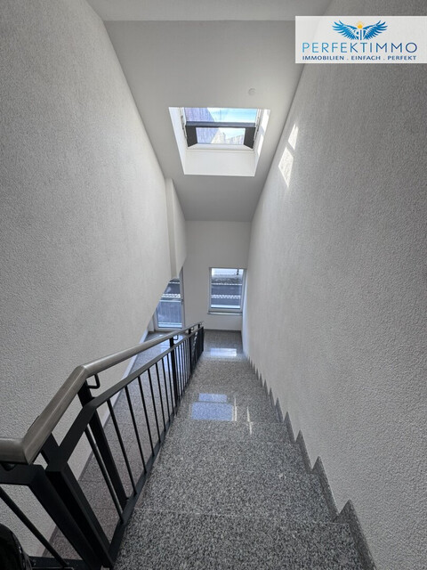 Lichtdurchflutete Dachgeschoss-Maisonette mit Traum-Blick auf den Weiher in Weißensberg!