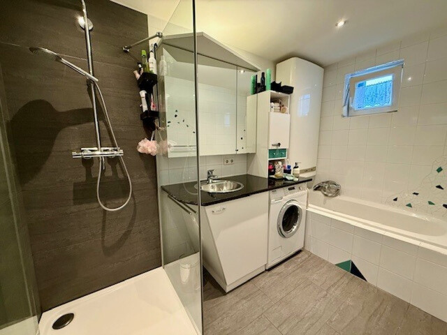 Moderne 3-Zi-Wohnung mit Terrasse, Garten & Stellplatz in Hard