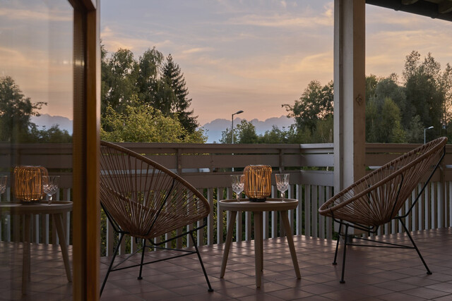 Kaminfeuer & Panoramablick: das Ried von der Terrasse aus genießen