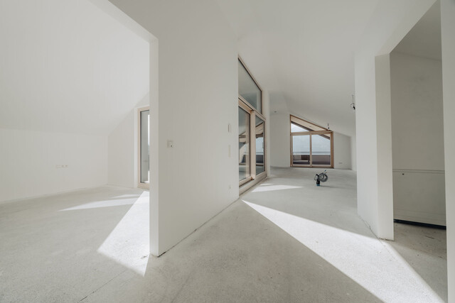 Lichtdurchflutete 4-Zimmer Wohnung in sanfter Hanglage