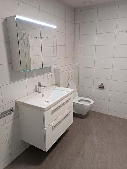 Hochwertige und sonnige 3-Zimmer Wohnung mit Terrasse