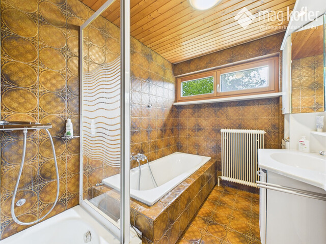 Traumhaftes Zweifamilienhaus im Sonnenparadies Göfis – Wohnen mit Weitblick auf 1.866 m² Baugrund