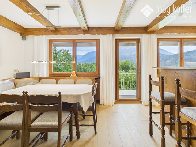 Traumhaftes Zweifamilienhaus im Sonnenparadies Göfis – Wohnen mit Weitblick auf 1.866 m² Baugrund