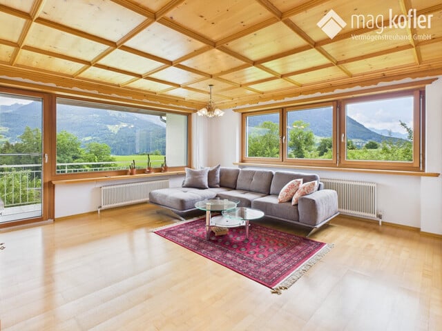 Traumhaftes Zweifamilienhaus im Sonnenparadies Göfis – Wohnen mit Weitblick auf 1.866 m² Baugrund