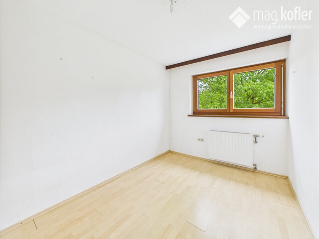 Traumhaftes Zweifamilienhaus im Sonnenparadies Göfis – Wohnen mit Weitblick auf 1.866 m² Baugrund