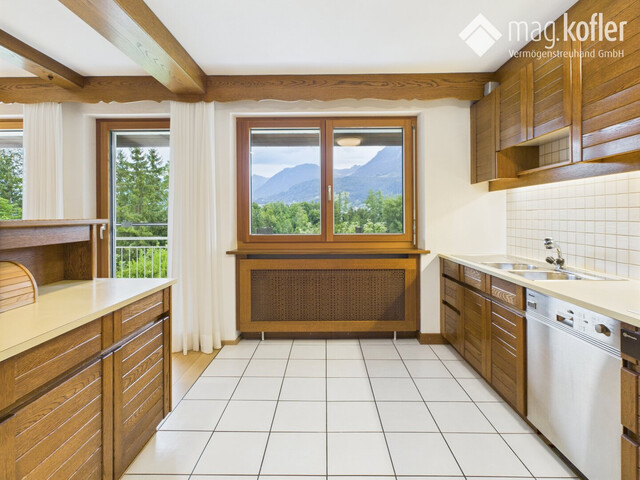 Traumhaftes Zweifamilienhaus im Sonnenparadies Göfis – Wohnen mit Weitblick auf 1.866 m² Baugrund