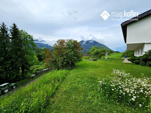 Traumhaftes Zweifamilienhaus im Sonnenparadies Göfis – Wohnen mit Weitblick auf 1.866 m² Baugrund