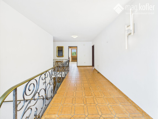 Traumhaftes Zweifamilienhaus im Sonnenparadies Göfis – Wohnen mit Weitblick auf 1.866 m² Baugrund