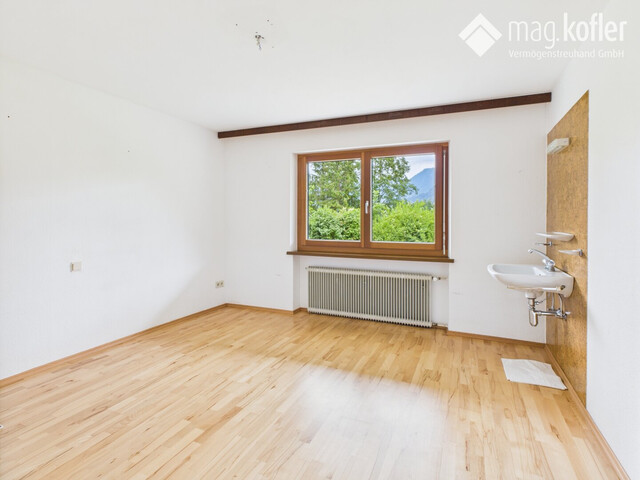 Traumhaftes Zweifamilienhaus im Sonnenparadies Göfis – Wohnen mit Weitblick auf 1.866 m² Baugrund