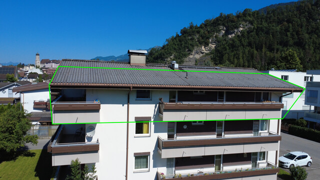 Dachgeschoss mit zwei Balkonen & zwei Stellplätzen 