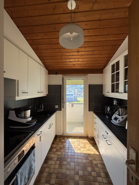 Dachgeschoss mit zwei Balkonen & zwei Stellplätzen 