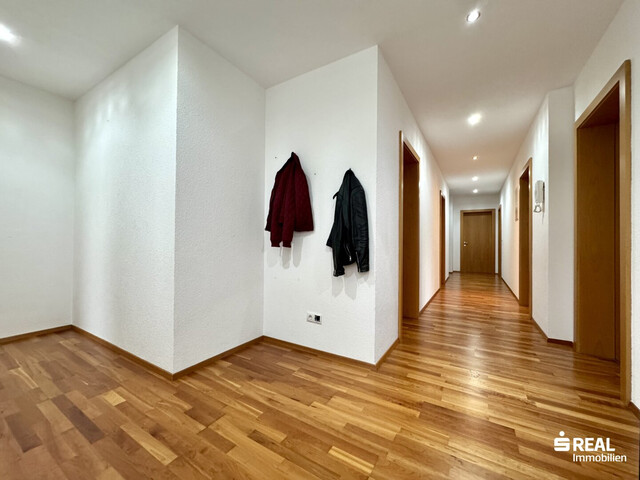 Modernisiertes Mehrfamilienhaus mit zwei großzügigen Wohnungen