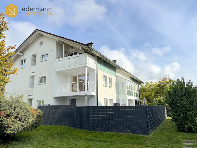 BLUDESCH: CHARMANTE, GERÄUMIGE 4-ZIMMER-WOHNUNG MIT TOLLEM WOHNFLAIR!