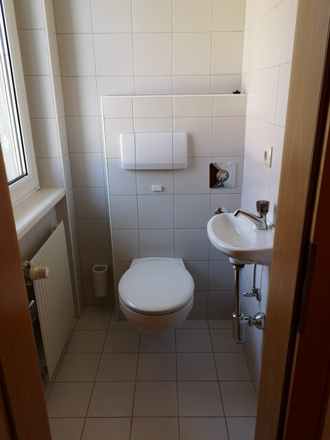 Zentrale 2-geschossige Wohnung ab 15.8.