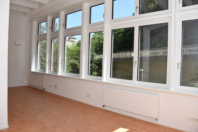Erstbezug: 2-Zi-Loft Wohnung mit Blick zur Schattenburg