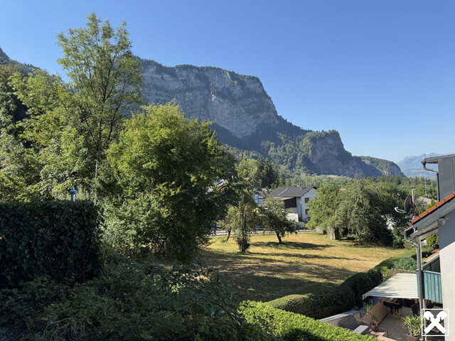 Neuwertige 2-Zimmerwohnung mit Ausblick ins Grüne