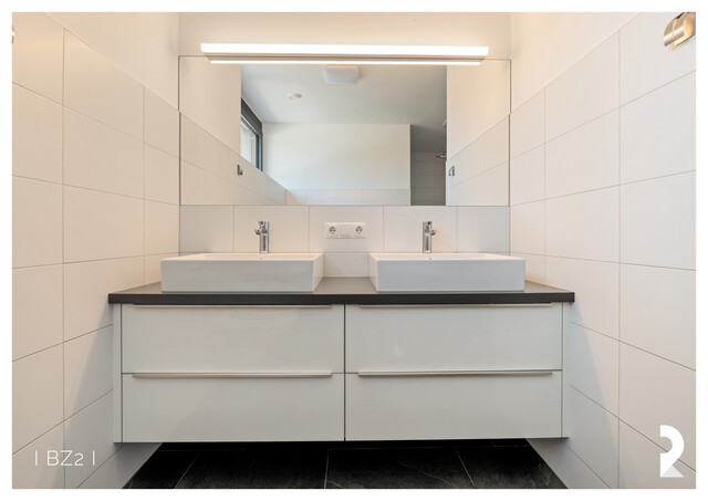 STILVOLLES PENTHOUSE IN BESTLAGE VON GÖFIS – GROSSZÜGIGE TERRASSE MIT PANORAMABLICK