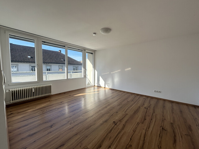 1,5 Zimmer-Wohnung  |  Renditeobjekt  |  renoviert  |  Balkon  |  Bahnhofcity