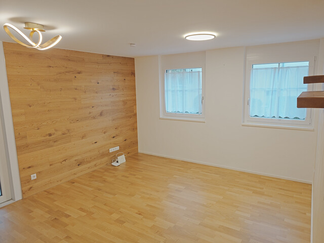Hochwertige 3- Zimmer Gartenwohnung  mit 2 TG- Plätzen als Erstbezug zu vermieten