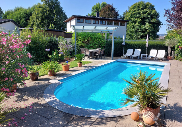 Sonniges Einfamilienhaus mit Pool in Dornbirn 