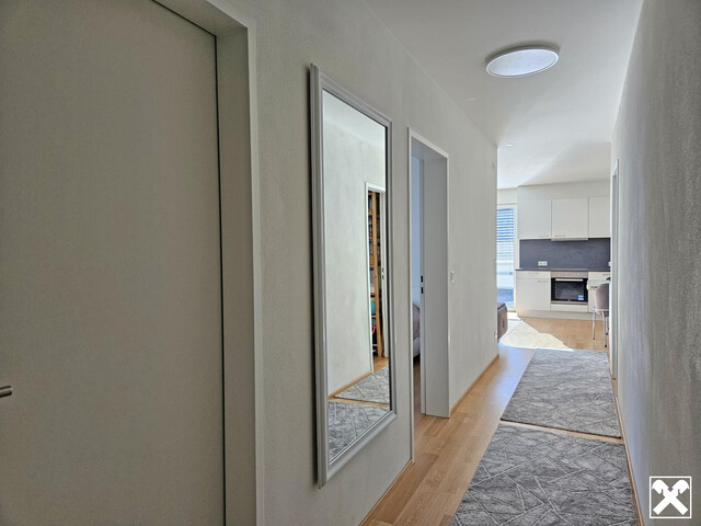 Modern - Neuwertig - Hell