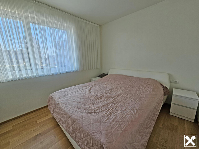 Modern - Neuwertig - Hell