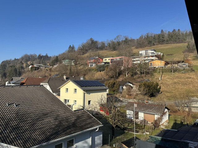 3,5 Zimmerwohnung mit Balkon und schöner Aussicht