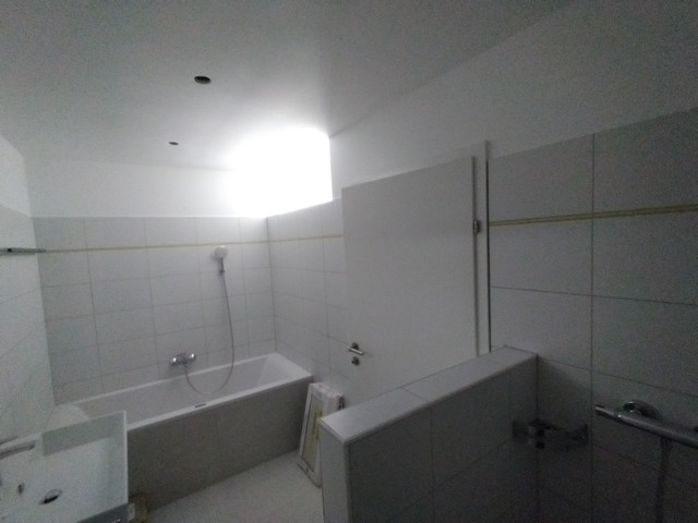 Provisionsfrei, schicke, zentrumsnahe 3 Zimmer Wohnung mit Balkon, im Grünen