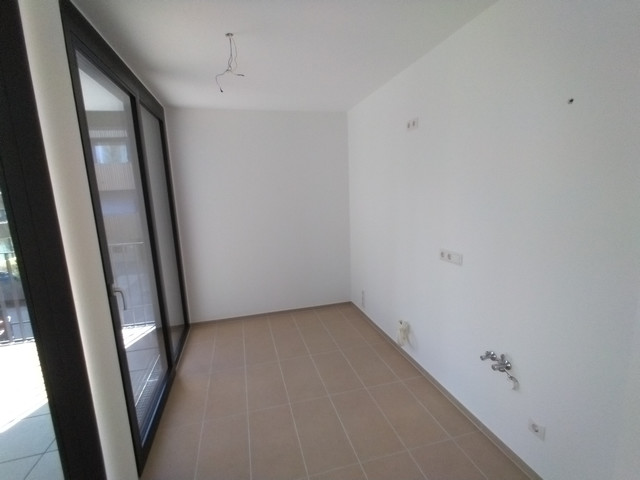 Provisionsfrei, schicke, zentrumsnahe 3 Zimmer Wohnung mit Balkon, im Grünen