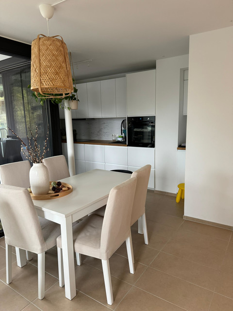 Provisionsfrei, schicke, zentrumsnahe 3 Zimmer Wohnung mit Balkon, im Grünen