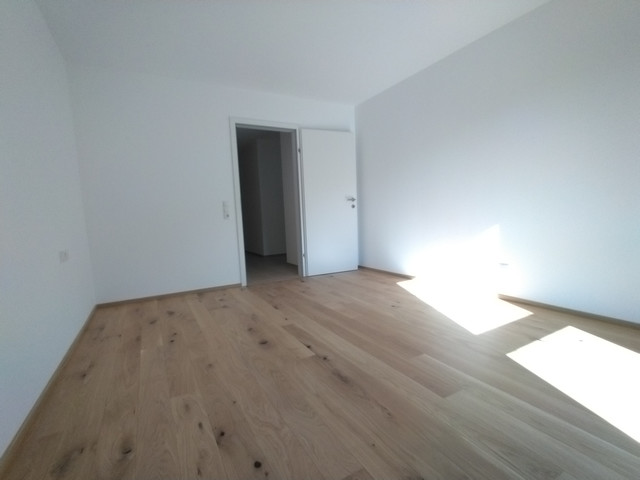Provisionsfrei, schicke, zentrumsnahe 3 Zimmer Wohnung mit Balkon, im Grünen