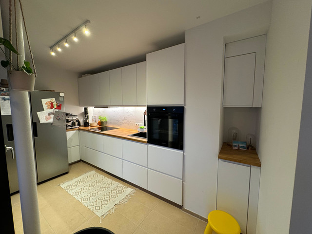 Provisionsfrei, schicke, zentrumsnahe 3 Zimmer Wohnung mit Balkon, im Grünen