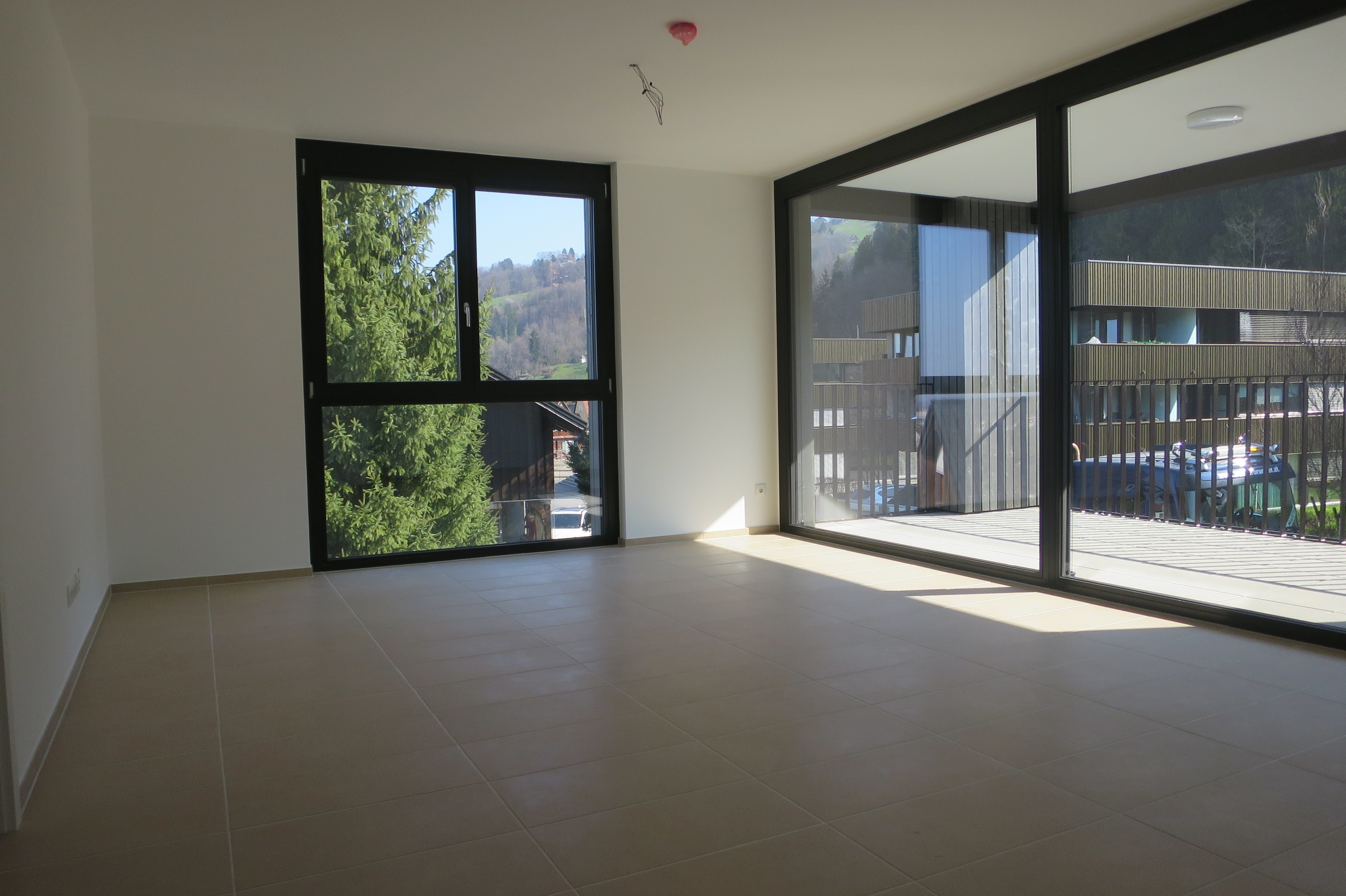 Provisionsfrei, schicke, zentrumsnahe 3 Zimmer Wohnung mit Balkon, im Grünen