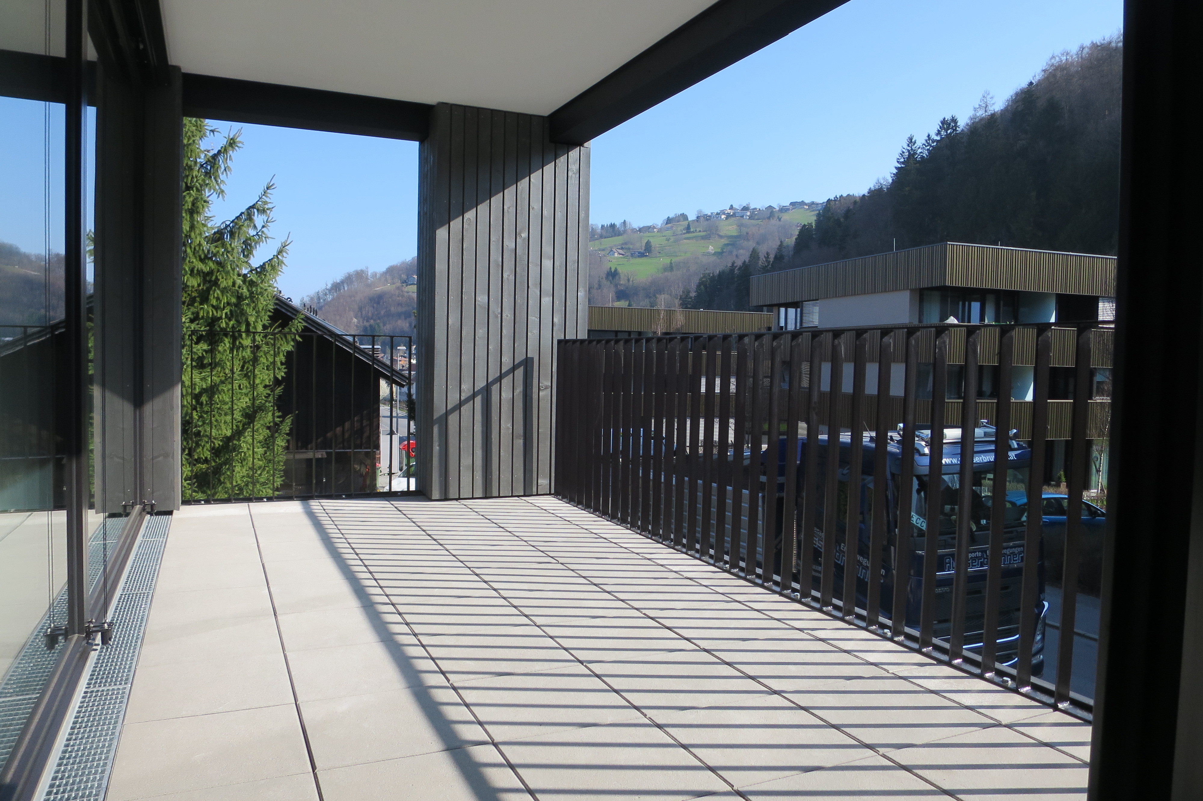 Provisionsfrei, schicke, zentrumsnahe 3 Zimmer Wohnung mit Balkon, im Grünen