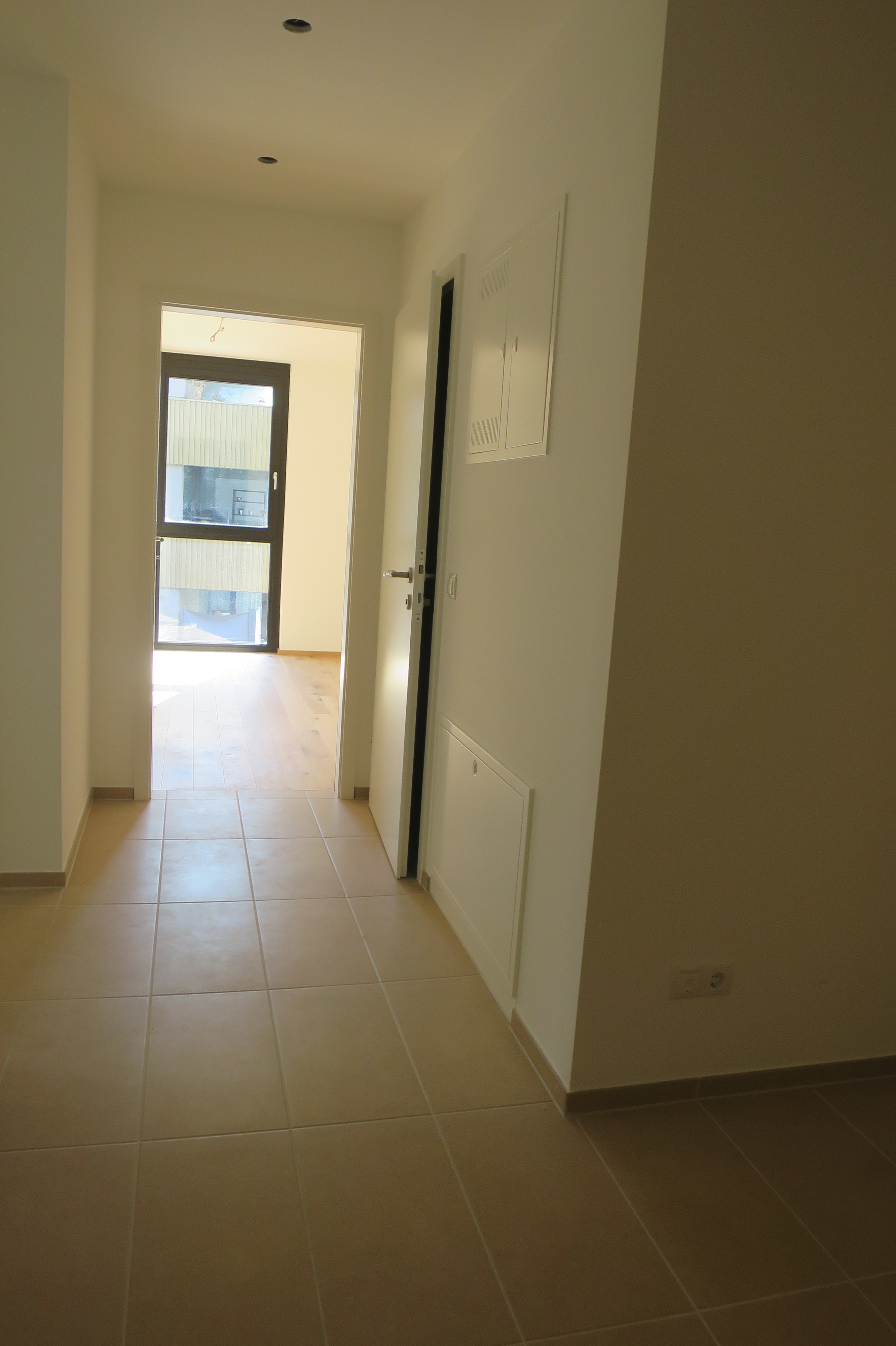 Provisionsfrei, schicke, zentrumsnahe 3 Zimmer Wohnung mit Balkon, im Grünen