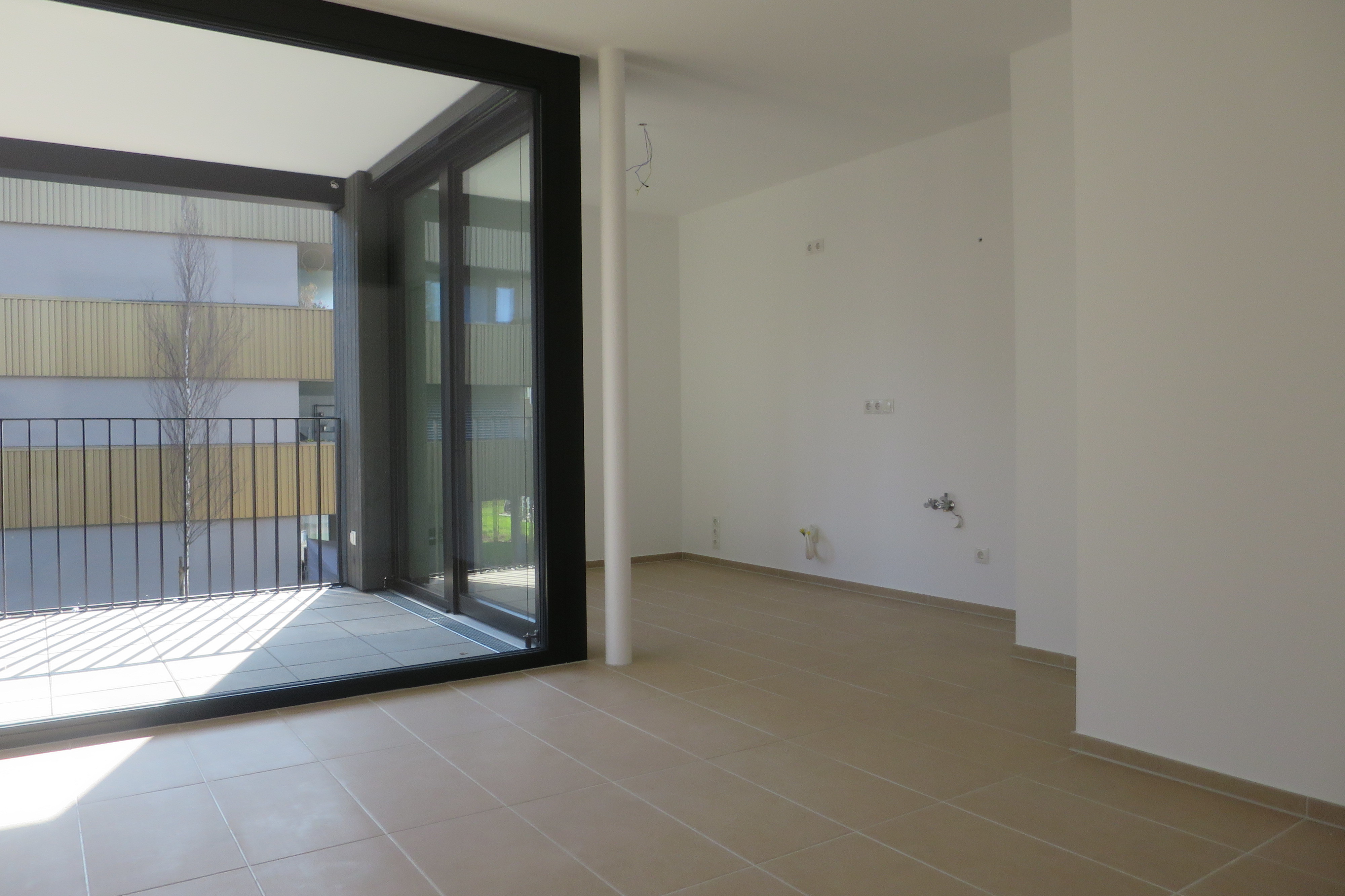 Provisionsfrei, schicke, zentrumsnahe 3 Zimmer Wohnung mit Balkon, im Grünen