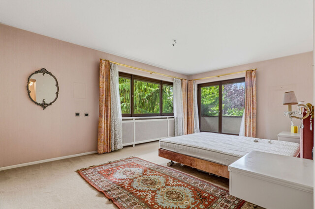 Exklusive Villa mit privatem Wellness- und Indoor-Poolbereich auf parkähnlichem Grundstück in Lustenau